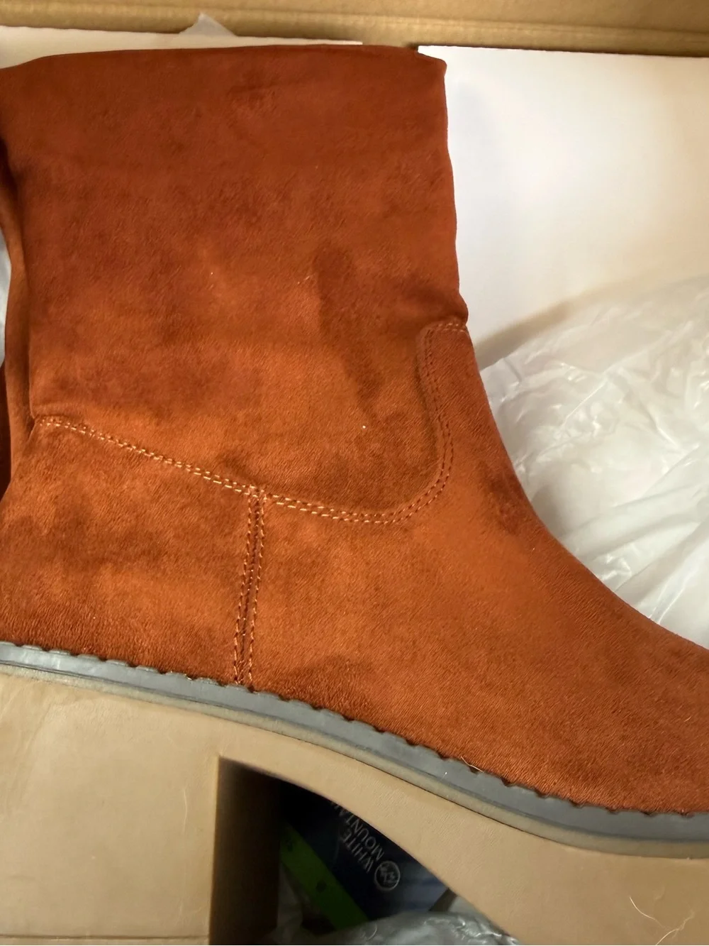 NIB White Mountain Marcella Rust Faux Suede Knee High Lug Sole Boots 7